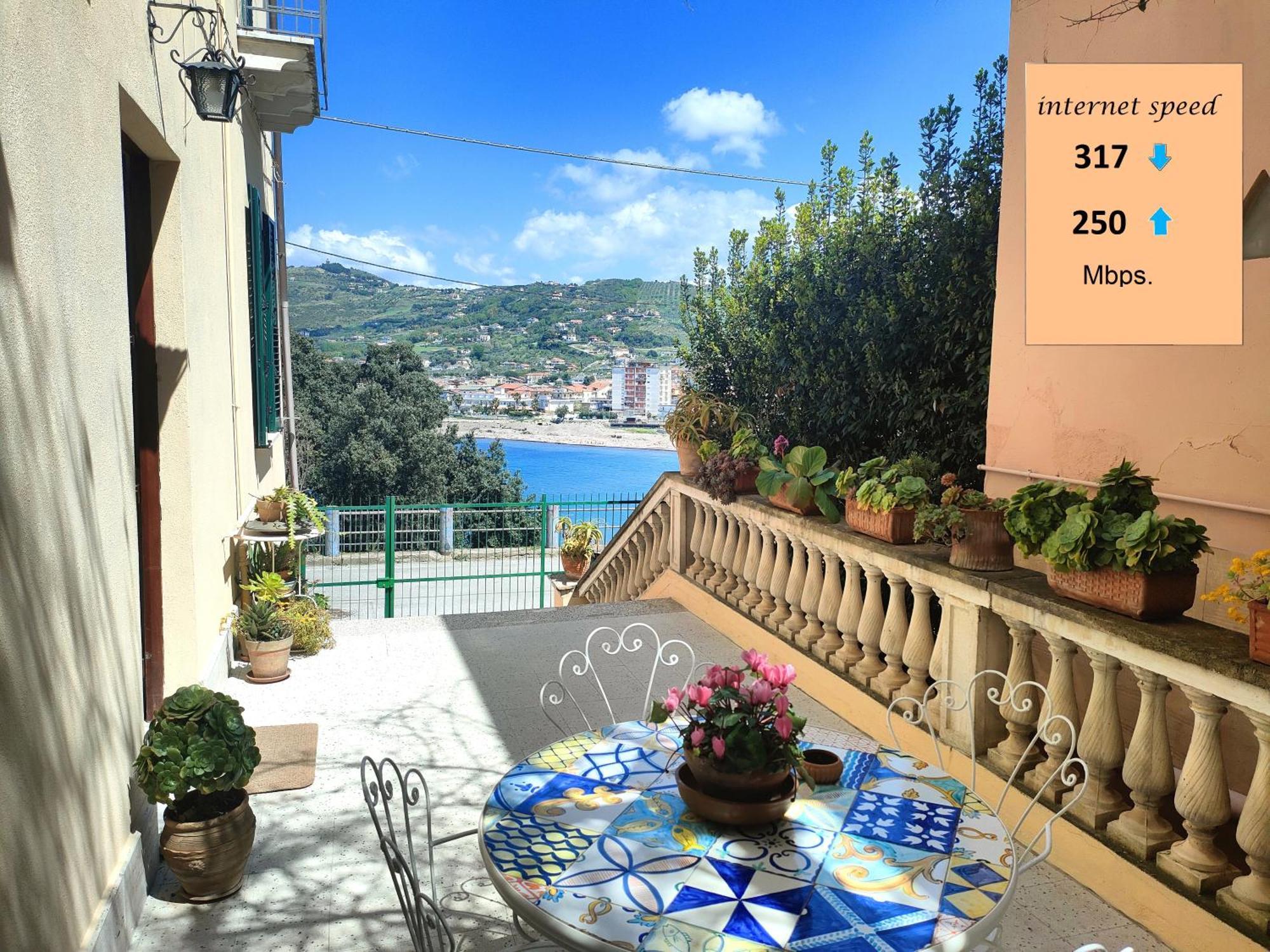 Panoramic Apartments In Villa In Center "The Beach And The Cliff" 1 Agropoli Exterior foto